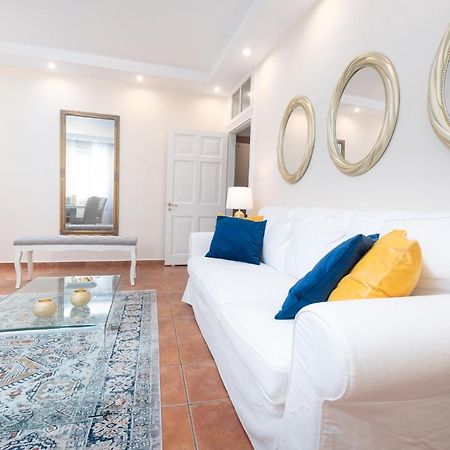 Old Town Gem - Elegant Guilford Apartment Corfu  Eksteriør billede
