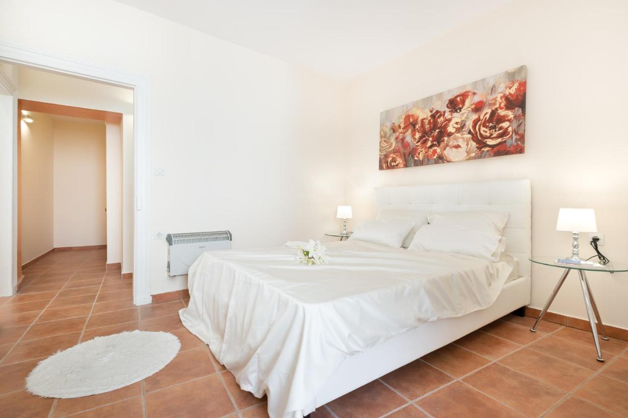 Old Town Gem - Elegant Guilford Apartment Corfu  Eksteriør billede