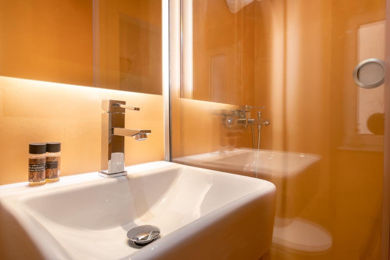 Old Town Gem - Elegant Guilford Apartment Corfu  Eksteriør billede